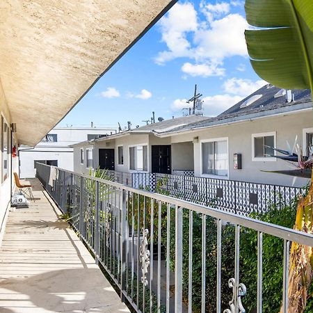 Modern Furnished 2 Bedroom In West La Los Angeles Exterior photo